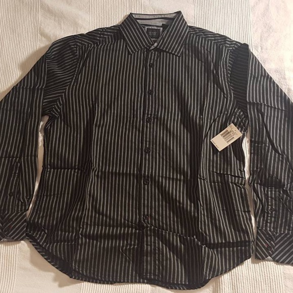 NWT GUESS XL Mens Black and Grey Button Up Striped Shirt - Picture 1 of 8